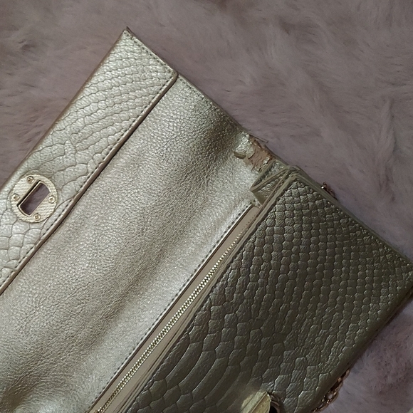 SALE‼️ Crossbody chain handbag - Picture 5 of 7